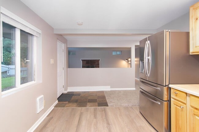 Building Photo - 2 Bed 1ba Liberty Lake Duplex Lower-level ...