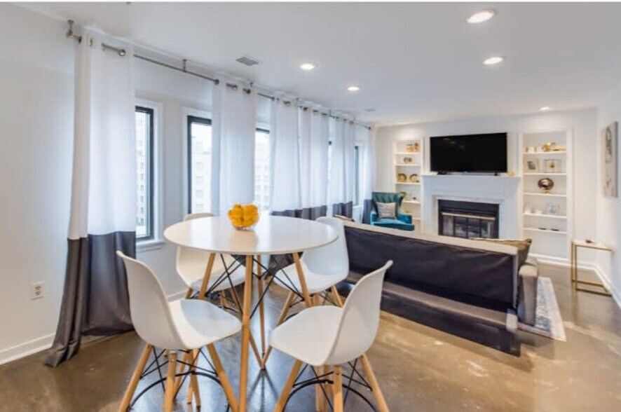 Building Photo - 1020 16th St NW