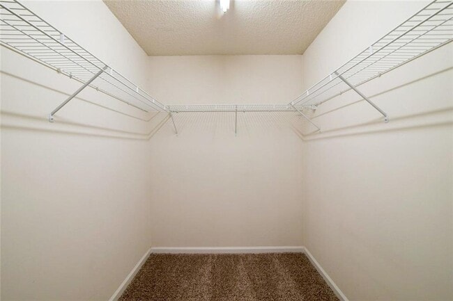 Building Photo - 3495 Ridgefair Dr