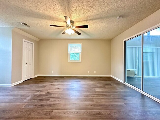 Building Photo - Stunning Single-Family Home with Plenty of...