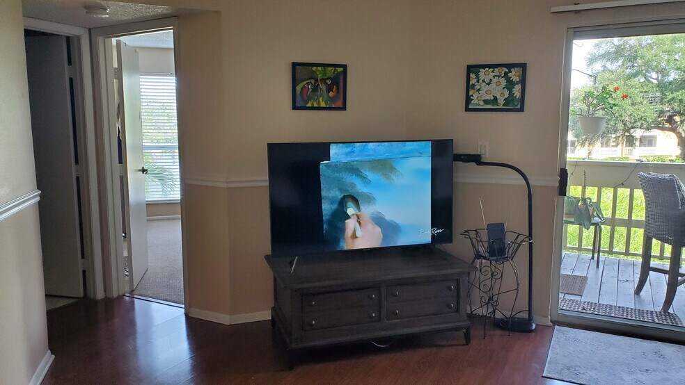 Samsung 55" - 115 112th Ave NE