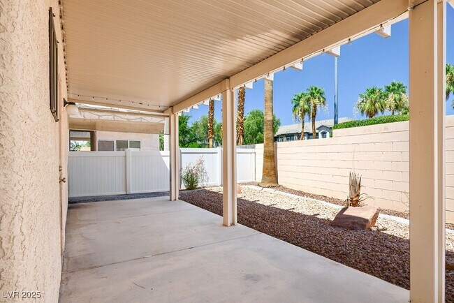 Building Photo - 5870 Gentleslope St