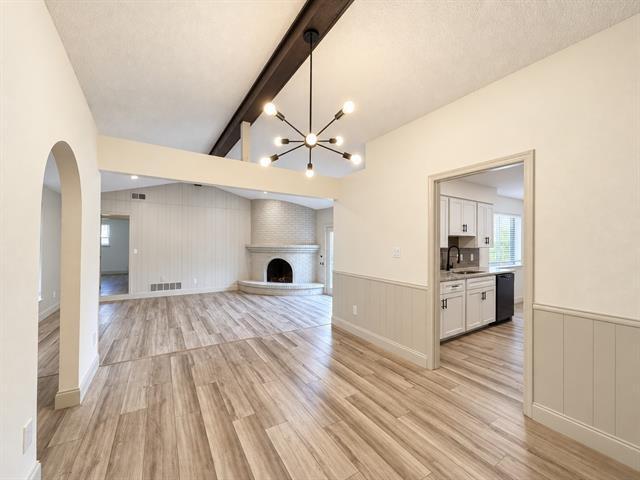 Building Photo - 2404 Kentfield Ln