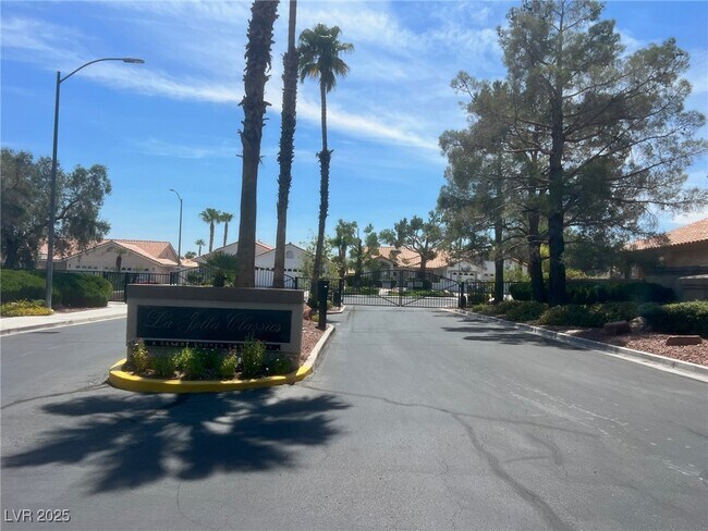 Building Photo - 2408 Sunset Beach Ln