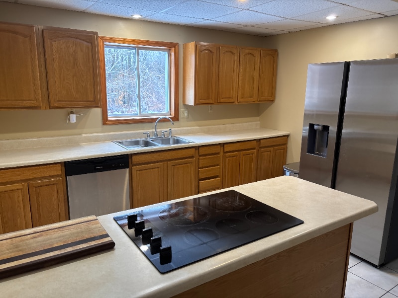 Building Photo - 244 E Broadway