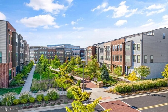 Building Photo - 12973 Hattontown Square