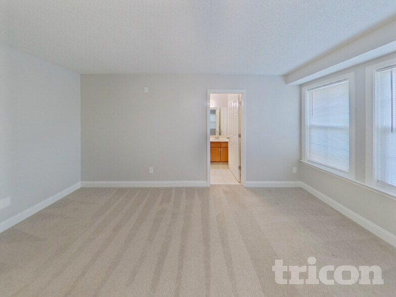 Building Photo - 13706 Traherne Ct