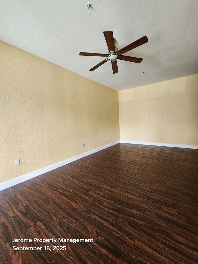 Building Photo - 5011 Sunridge Palms Dr