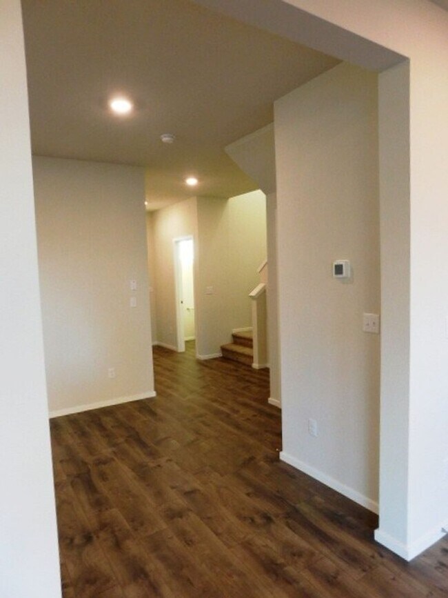 Building Photo - 4Bd/2.5 Ba Two Story Home - Available Soon!