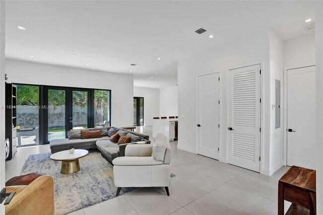 Building Photo - 7759 SW 99th St