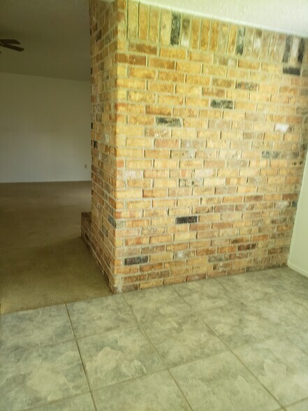 Building Photo - 23103 Good Dale Ln