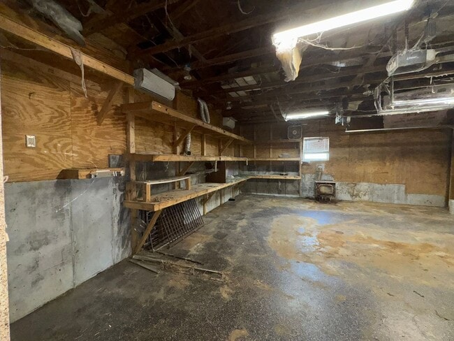 Building Photo - 6120 Dove Lake View