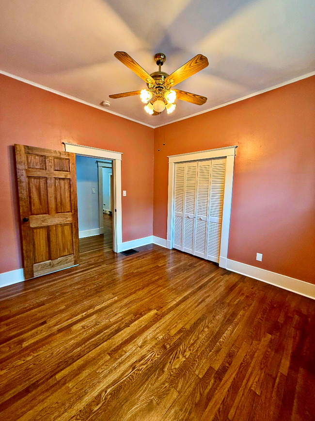 Building Photo - Beautifully Updated Historic Home in Midto...