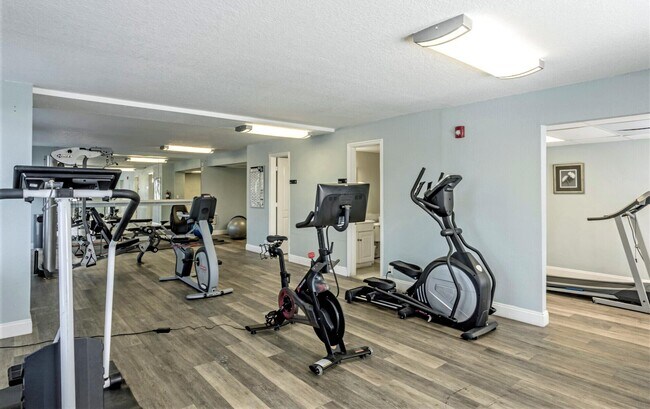 Building Photo - 2560 S Ocean Blvd