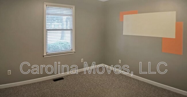 Building Photo - 313 Kilt Ct