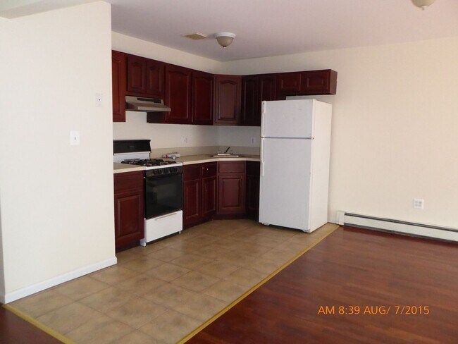 Building Photo - 2471 Belmont Ave