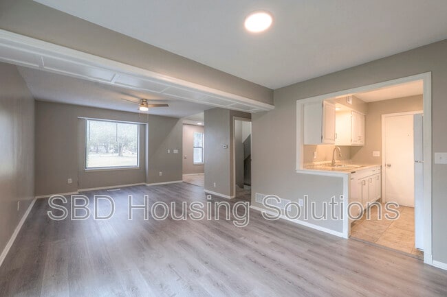 Building Photo - 13903 Falkirk Cir