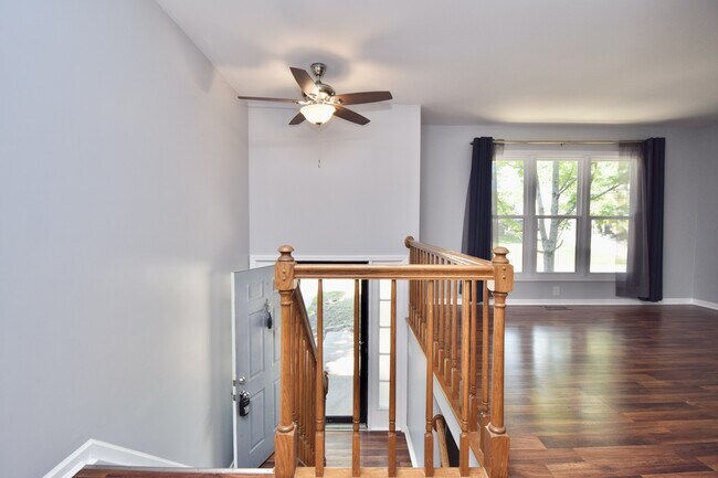 Building Photo - 647 Regent Rd