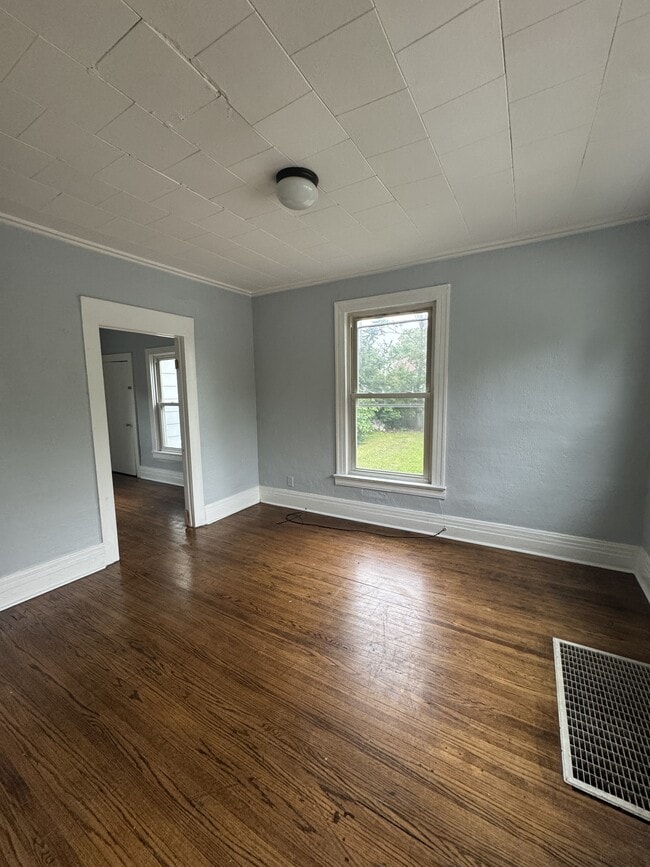 Building Photo - 180 Norran Dr