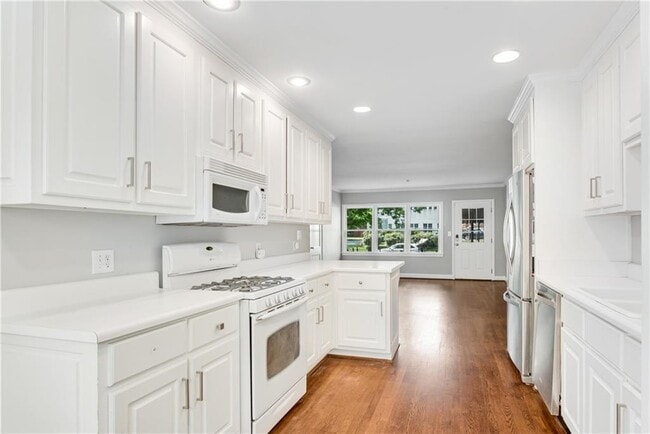 Building Photo - 1194 Spring Valley Ln NE