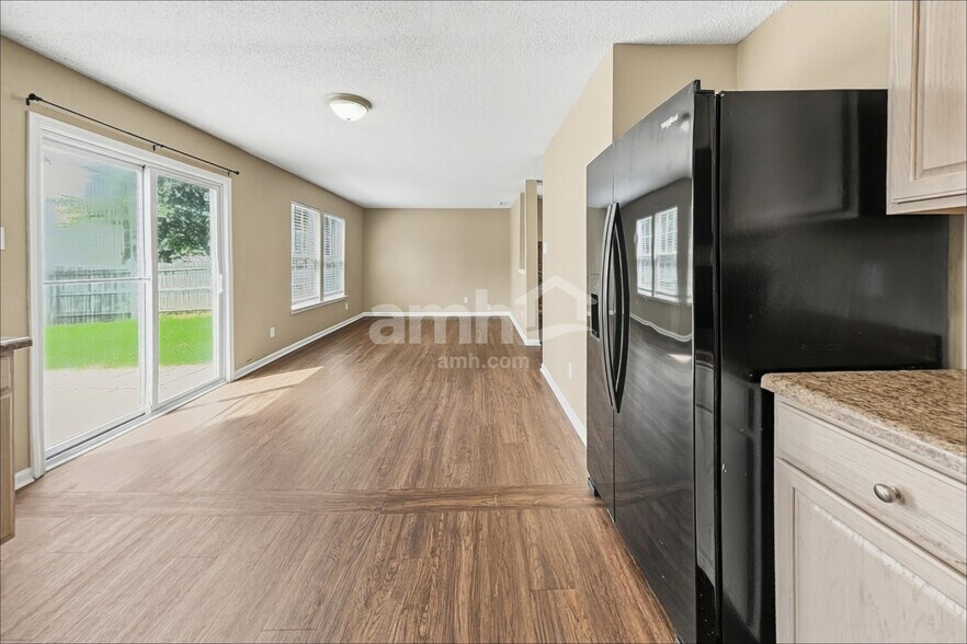 Building Photo - 10981 Clear Spring Dr