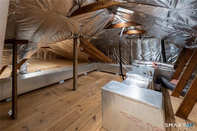 Building Photo - 37 Old Wheeler Ln