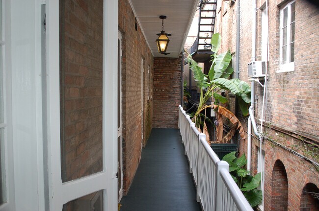 Building Photo - 514 Madison St