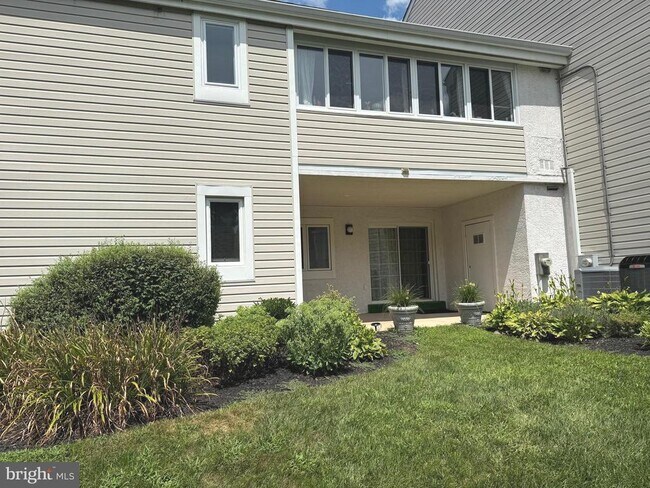 Building Photo - 116 Harvest Ln