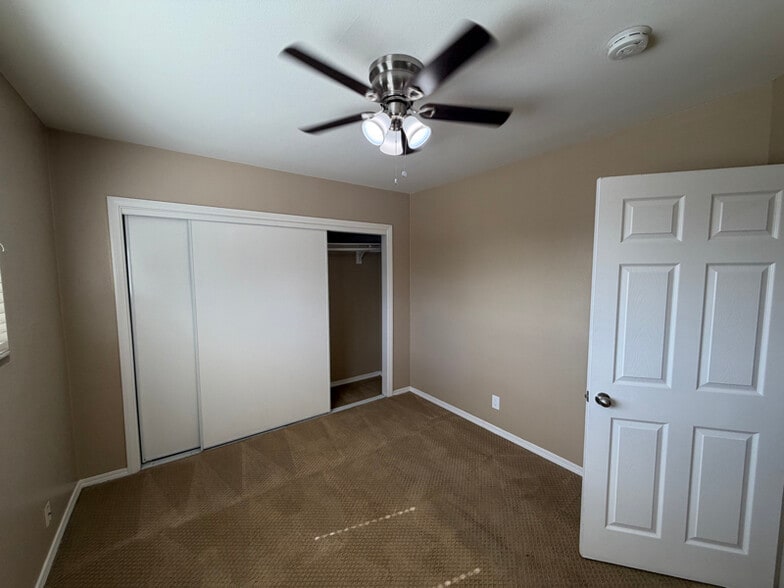 Building Photo - 9320 Elm Vista Dr