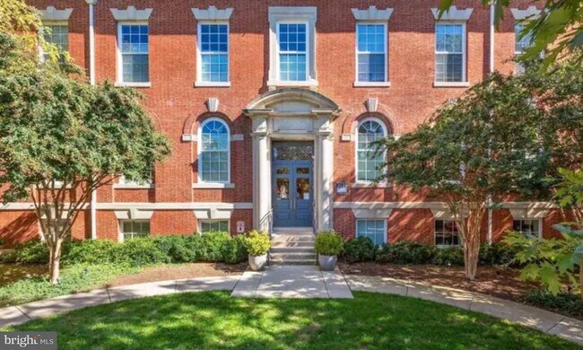 Building Photo - 2035 2nd St NW