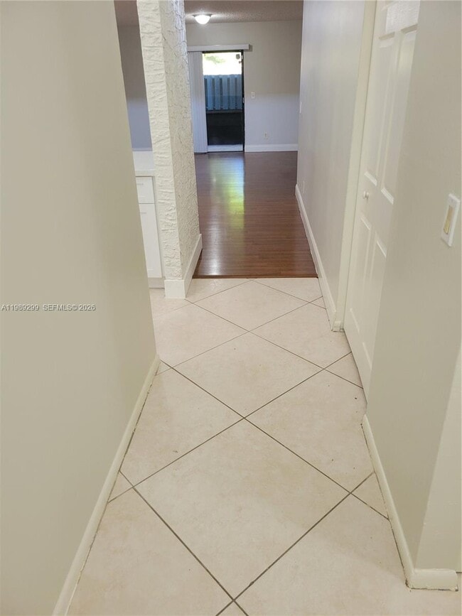 Building Photo - 3621 SW 69th Terrace