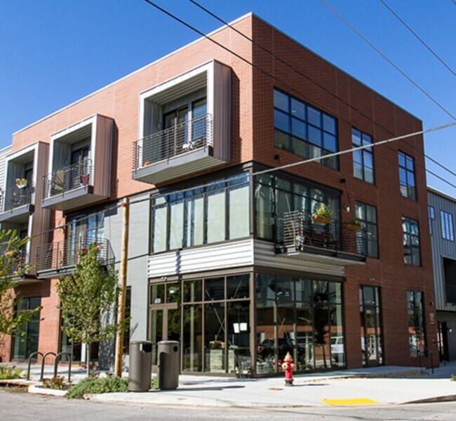Building Photo - 612 Merritt Ave