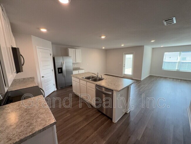 Building Photo - 4395 Winged Elm Ct