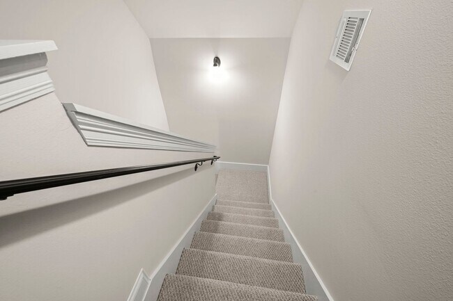 Building Photo - 14835 Pendleton Way