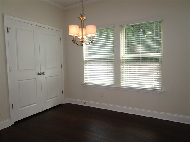 Building Photo - 2400 Freemont St