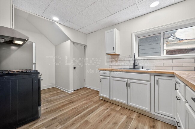 Building Photo - 1409 Hamill Ave