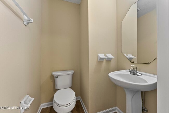 Building Photo - 1984 Mary St