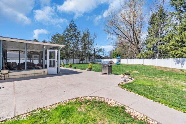 Building Photo - 22 Collingwood Rd