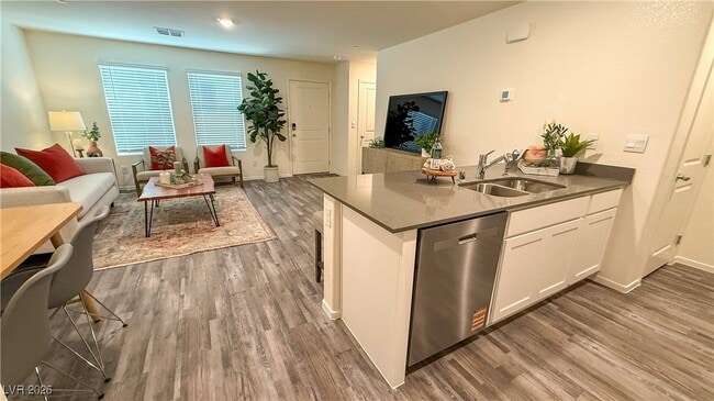 Building Photo - 4989 Fern Mesa Ave