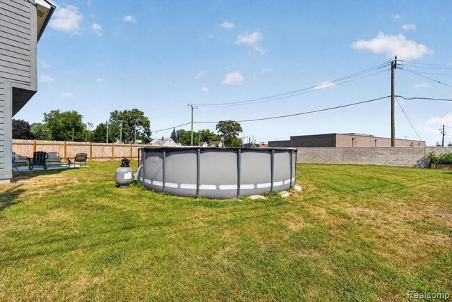 Building Photo - 25760 Groveland St