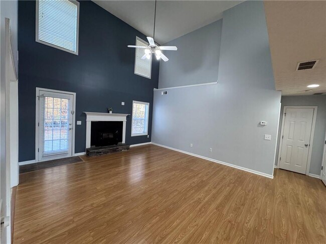 Building Photo - 2752 Saddle Horn Pl SW