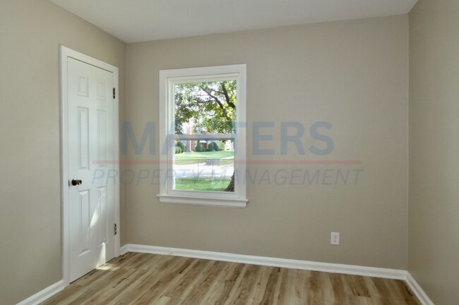 Building Photo - 3453 St Bernard Dr