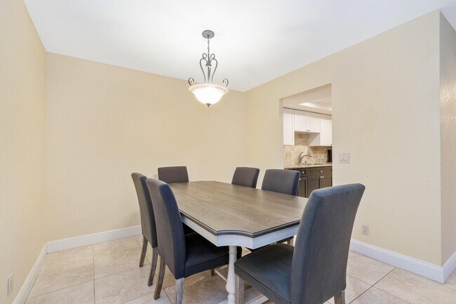 Building Photo - 1111 S Ocean Blvd