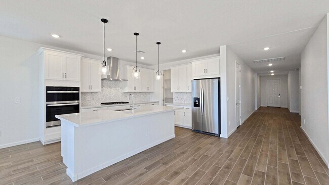 Building Photo - 17863 W Elm St