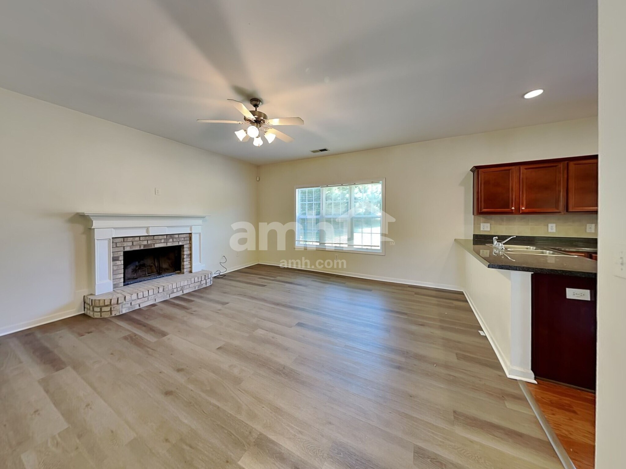 Building Photo - 35 Hampton Pl