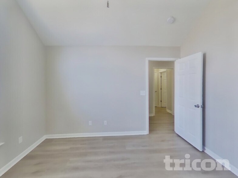 Building Photo - 1056 Shire Dr