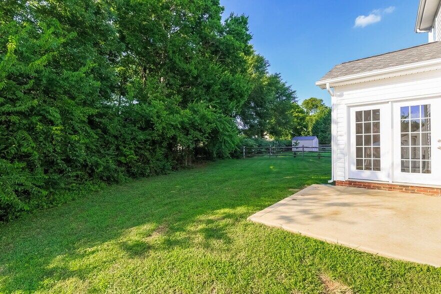 Building Photo - 13514 Planters Row Dr