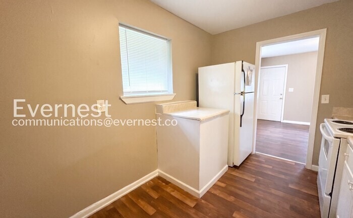 Building Photo - 1858 17th Ct N