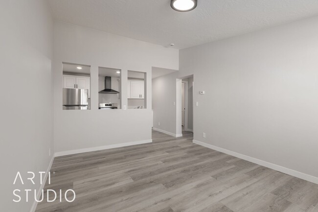 Building Photo - Newly Remodeled 1 Bedroom Condo