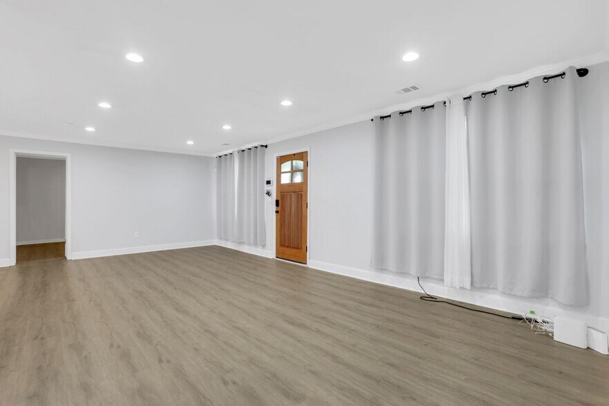 Building Photo - 3436 Pinehill Dr